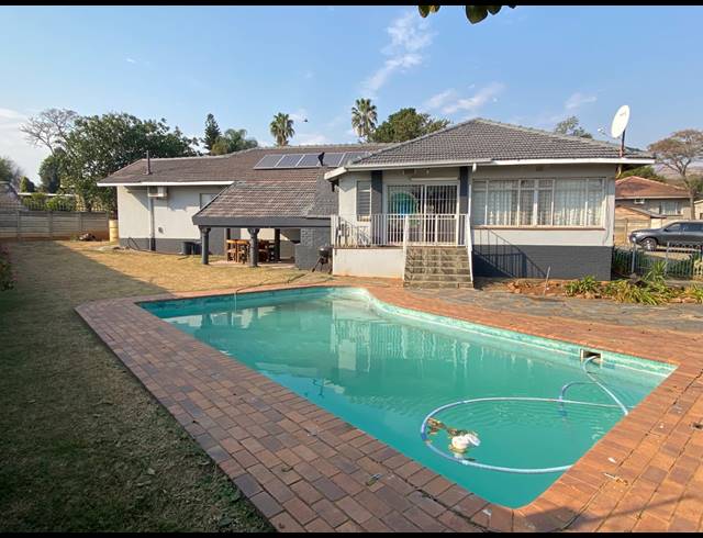 4 BEDROOM FREESTANDING FOR SALE IN PROTEA PARK